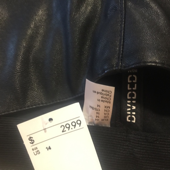 NWT Divided H&M Faux leather leggings w/roses - Picture 2 of 3